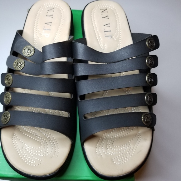 Size 8W Slip On Sandals - Picture 1 of 5